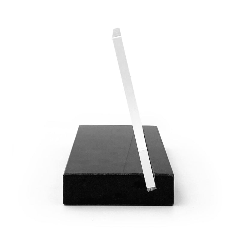 Plaque funéraire fixation-socle-granit-noir-absolu 7 plapuedacaes.com
