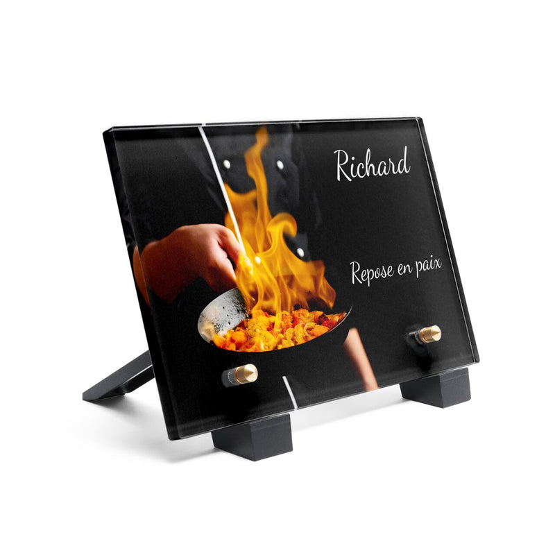 Plaque funéraire cuisinier-avec-une-flamme-dans-une-poele 13 plapuedacaes.com