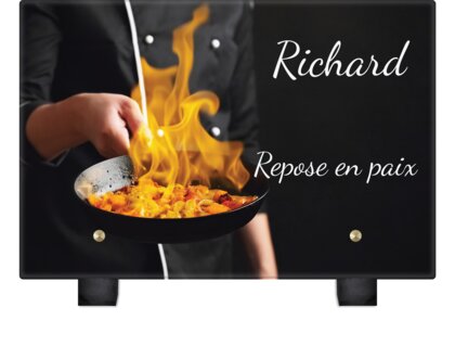 Plaque funéraire cuisinier-avec-une-flamme-dans-une-poele 6 plapuedacaes.com
