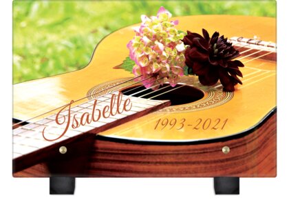 Plaque funéraire guitare-acoustique-avec-les-fleurs 19 plapuedacaes.com
