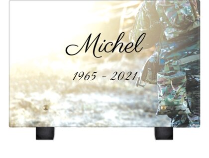 Plaque funéraire militaire-de-dos 28 plapuedacaes.com
