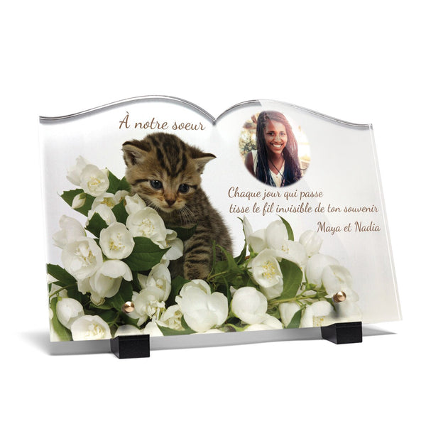 Plaque funéraire chaton-sur-fleurs-blanches-forme-livre 14 plapuedacaes.com
