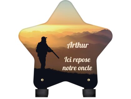 Plaque funéraire chasseur-dans-un-paysage-naturel-forme-etoile 1 plapuedacaes.com
