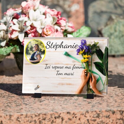 Plaque funéraire preparation-du-bouquet-de-fleurs 18 plapuedacaes.com
