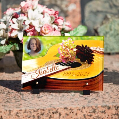 Plaque funéraire guitare-acoustique-avec-les-fleurs 29 plapuedacaes.com
