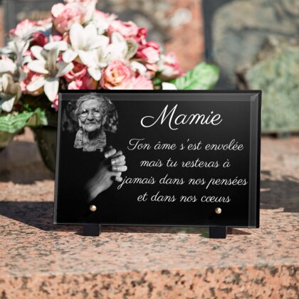 Plaque funéraire priere-mains-liees 26 plapuedacaes.com

