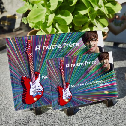Plaque funéraire guitare-electrique-en-pixel-art 20 plapuedacaes.com
