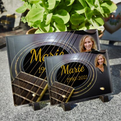 Plaque funéraire cordes-de-guitare 17 plapuedacaes.com
