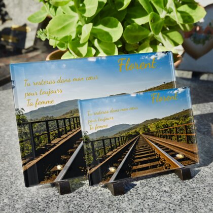 Plaque funéraire rail-de-train-avec-une-belle-vue 23 plapuedacaes.com
