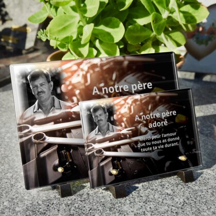 Plaque funéraire garagiste-avec-outils-mecaniques 4 plapuedacaes.com
