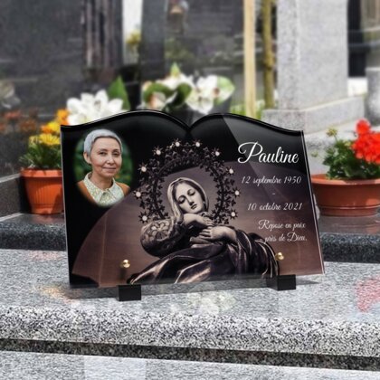 Plaque funéraire vierge-marie-couronnee-detoiles-forme-livre 18 plapuedacaes.com
