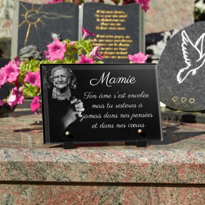 Plaque funéraire priere-mains-liees 28 plapuedacaes.com
