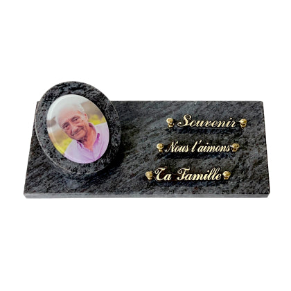 Plaque funéraire medaillon-sur-presentoir 12 plapuedacaes.com
